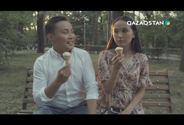 Писка соратын бейне Жыныстық қатынас кезінде серіктестің еркелетуі